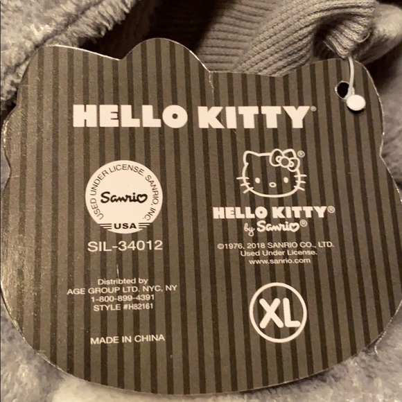 🎉Only 1 left🎉❤️{Hello Kitty} Hooded Robe❤️❤️❤️❤️ - Picture 7 of 8